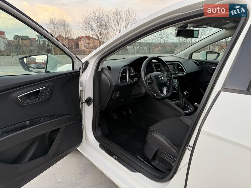 Хэтчбек SEAT Leon 2014 в Тернополе