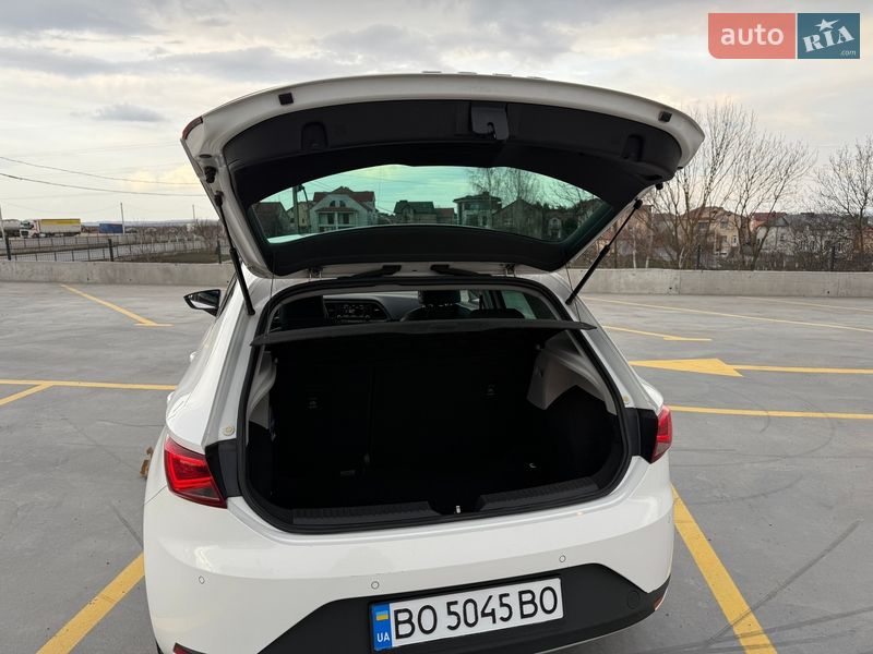 Хэтчбек SEAT Leon 2014 в Тернополе