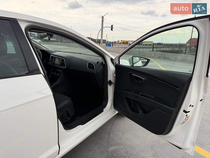 Хэтчбек SEAT Leon 2014 в Тернополе