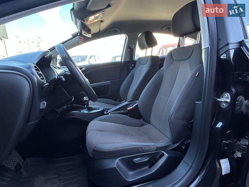 Хэтчбек SEAT Leon 2010 в Киеве