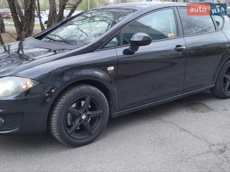 SEAT Leon 2011 SEAT Leon 2011