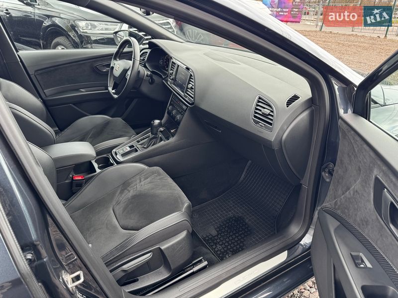 Хэтчбек SEAT Leon 2019 в Киеве