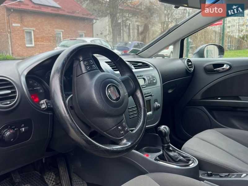 Хетчбек SEAT Leon 2006 в Львові