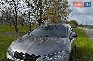 Хэтчбек SEAT Leon 2016 в Долинской