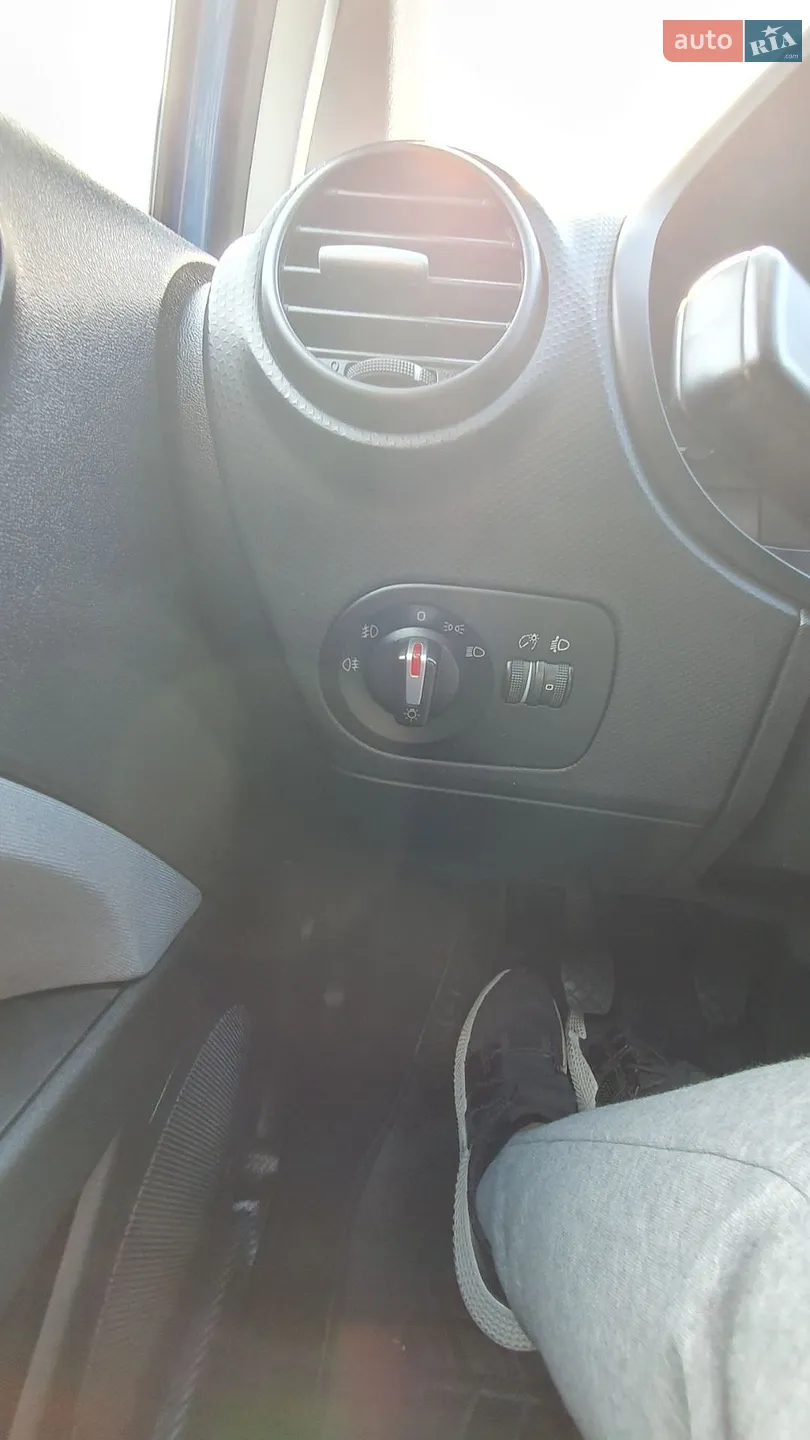 2011 SEAT Leon - мініатюра 5
