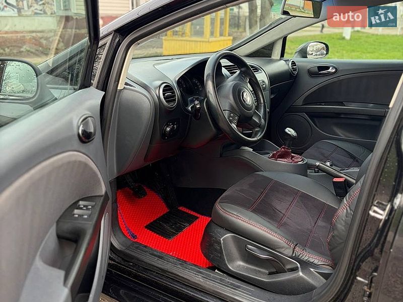 Хэтчбек SEAT Leon 2007 в Козельце