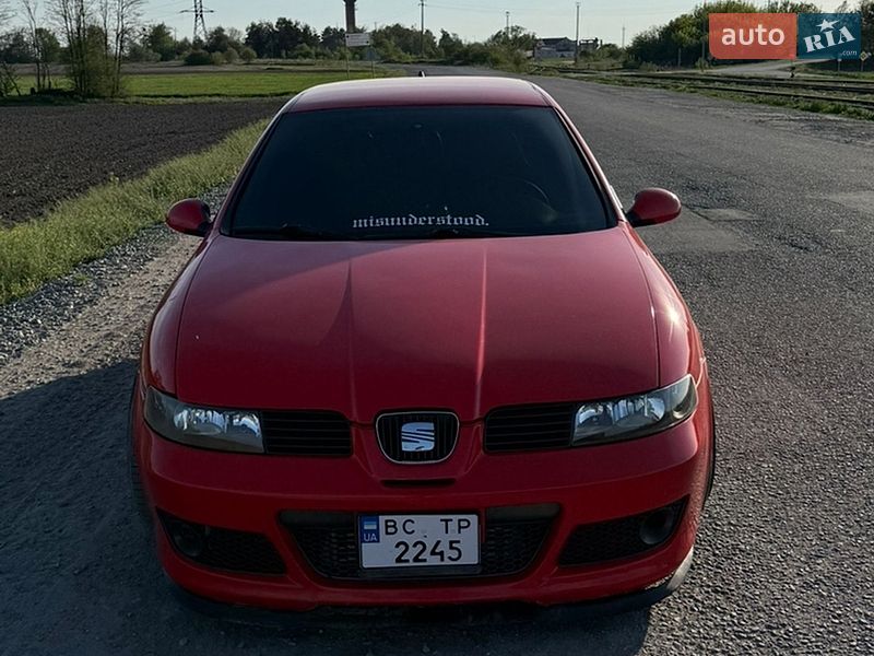 Хэтчбек SEAT Leon 2003 в Радехове