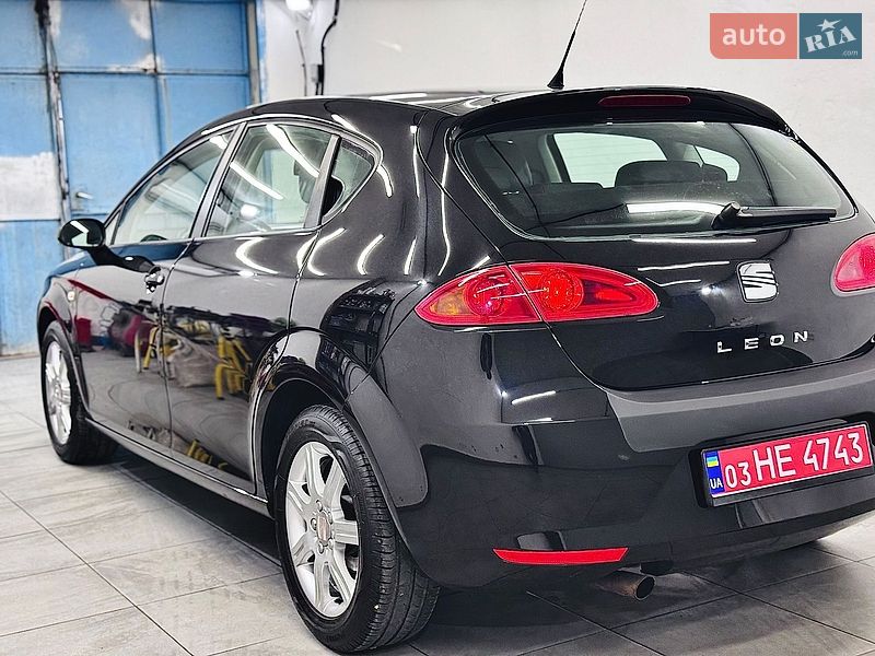 Хэтчбек SEAT Leon 2006 в Стрые