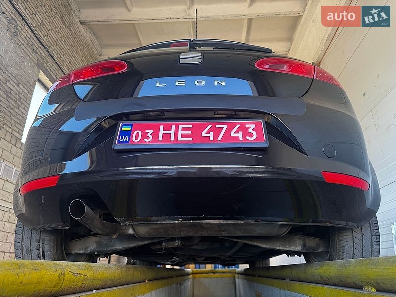 Хэтчбек SEAT Leon 2006 в Стрые