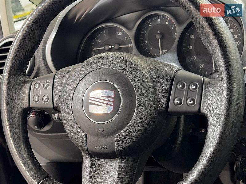 Хэтчбек SEAT Leon 2006 в Стрые