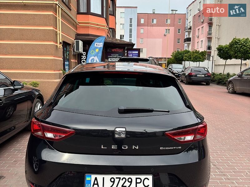 Хэтчбек SEAT Leon 2014 в Киеве