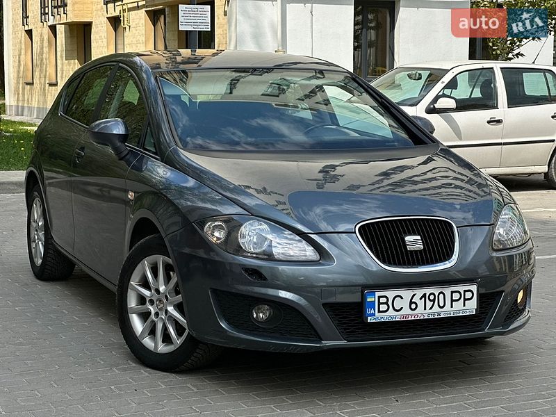 Хэтчбек SEAT Leon 2011 в Львове