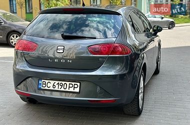 Хэтчбек SEAT Leon 2011 в Львове