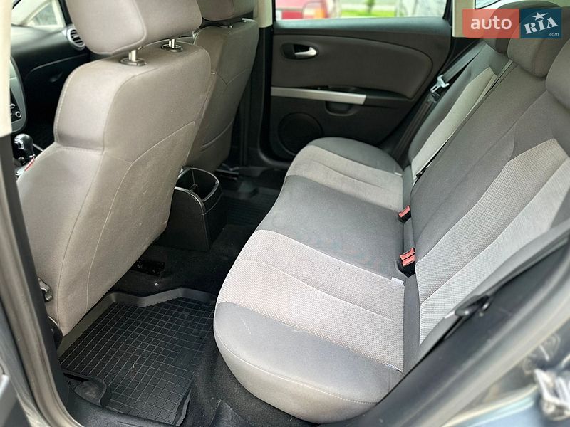 Хэтчбек SEAT Leon 2011 в Львове