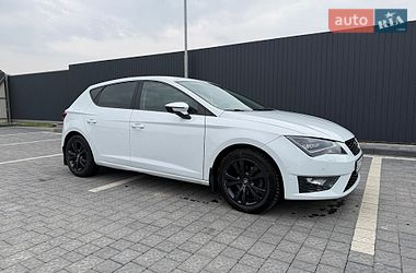 Хэтчбек SEAT Leon 2015 в Самборе