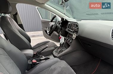 Хэтчбек SEAT Leon 2015 в Самборе