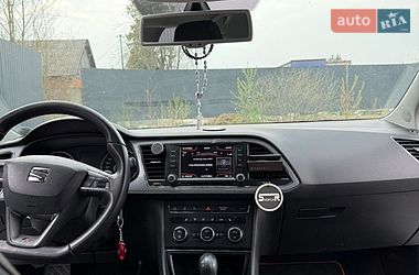 Хэтчбек SEAT Leon 2015 в Самборе