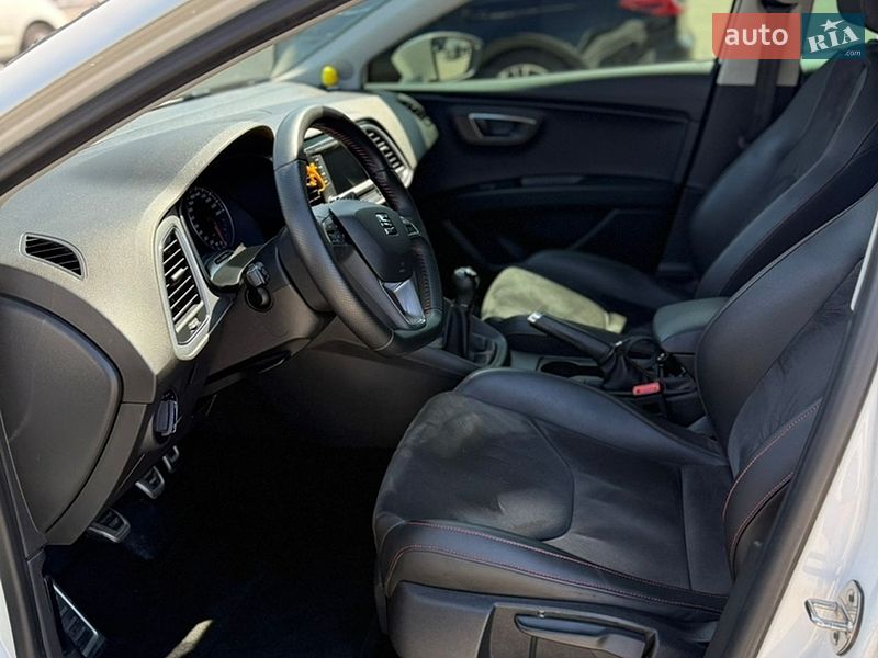 Хэтчбек SEAT Leon 2015 в Киеве