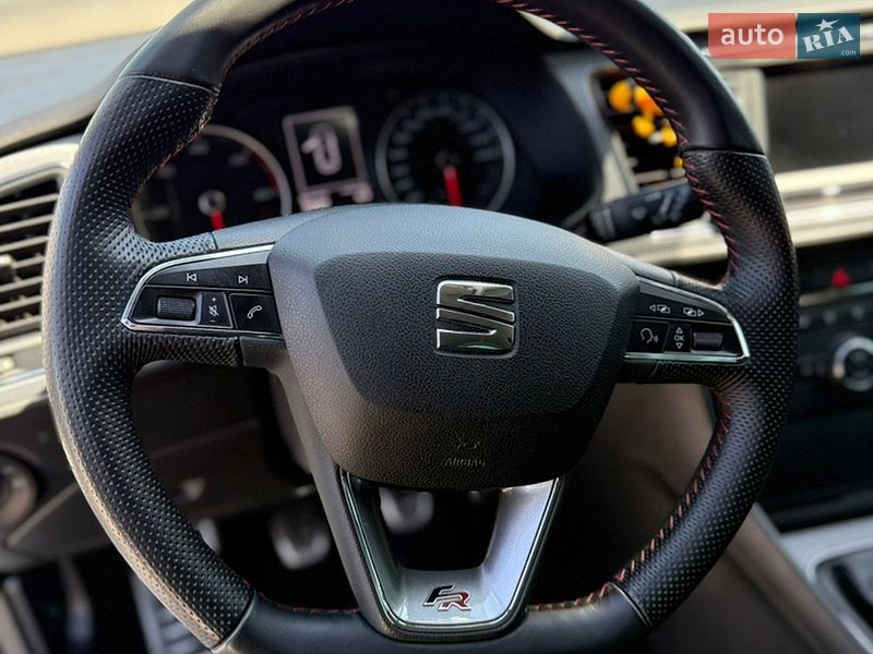 Хэтчбек SEAT Leon 2015 в Киеве