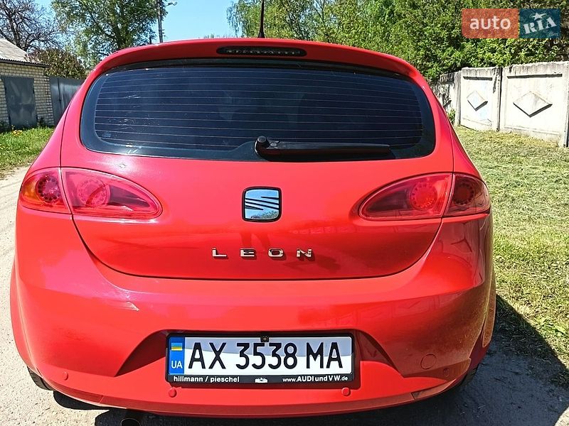 Хэтчбек SEAT Leon 2005 в Харькове