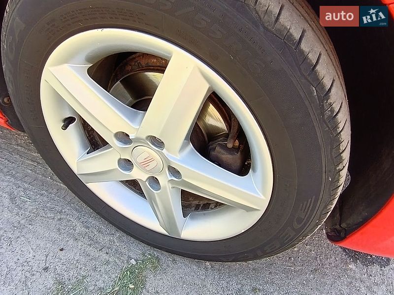 Хэтчбек SEAT Leon 2005 в Харькове
