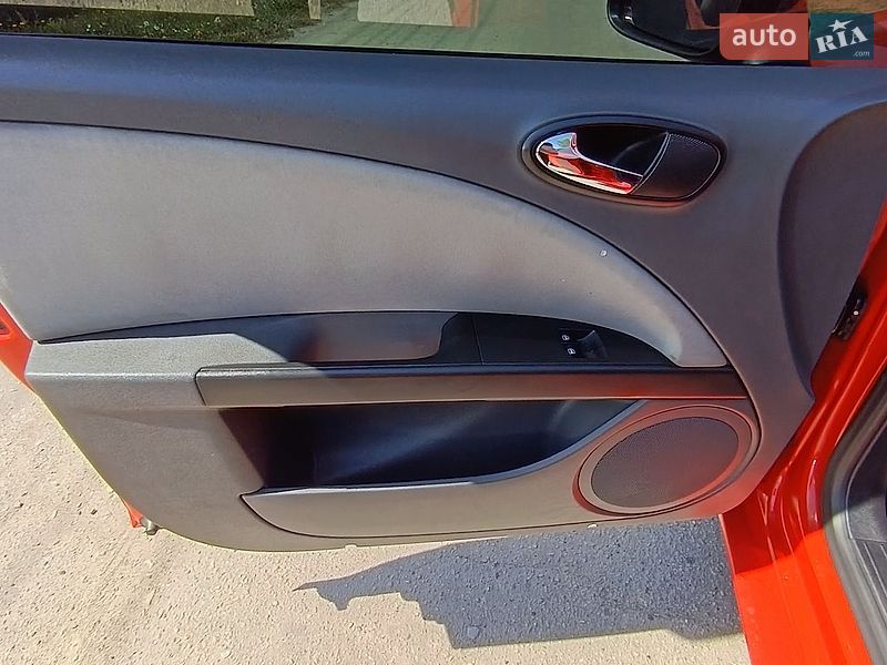 Хэтчбек SEAT Leon 2005 в Харькове