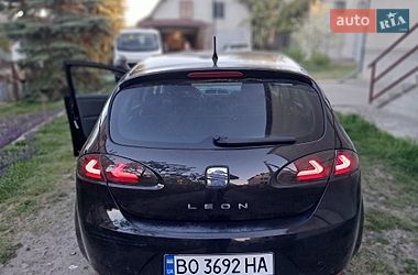 Хэтчбек SEAT Leon 2008 в Бучаче