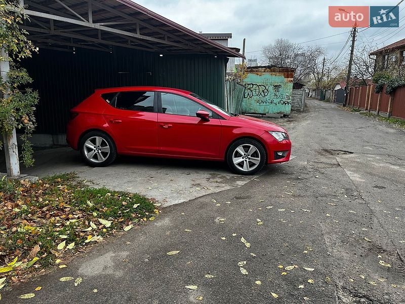Хэтчбек SEAT Leon 2013 в Киеве