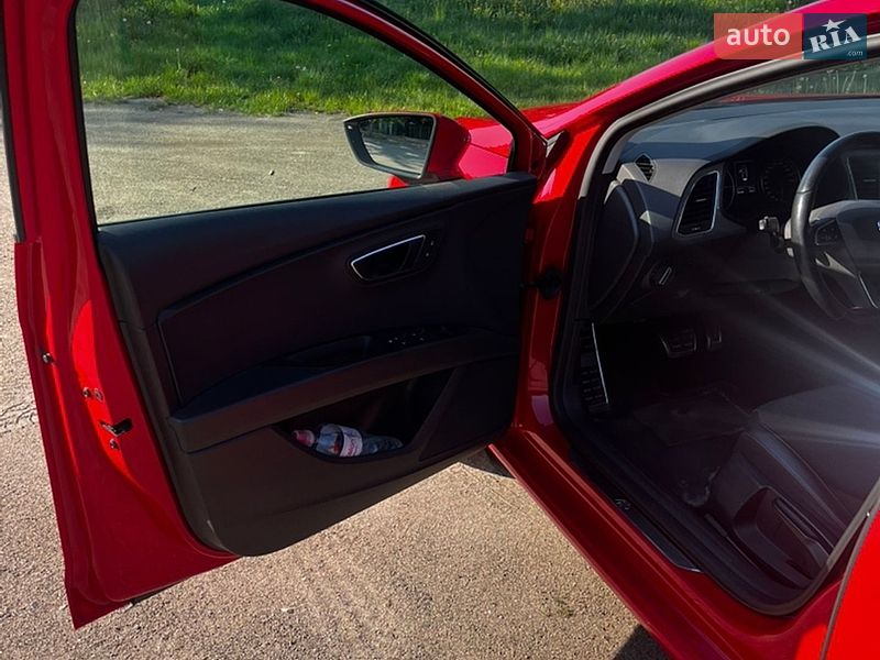 Хэтчбек SEAT Leon 2013 в Киеве