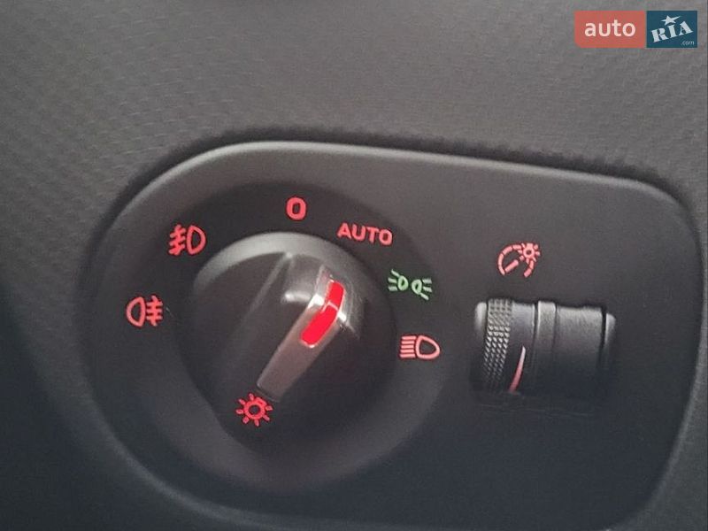 Хетчбек SEAT Leon 2011 в Києві