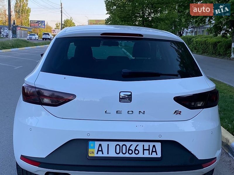 Хэтчбек SEAT Leon 2015 в Василькове
