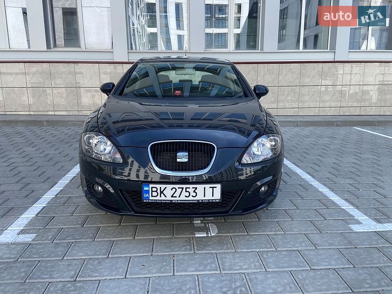 Хэтчбек SEAT Leon 2009 в Ровно
