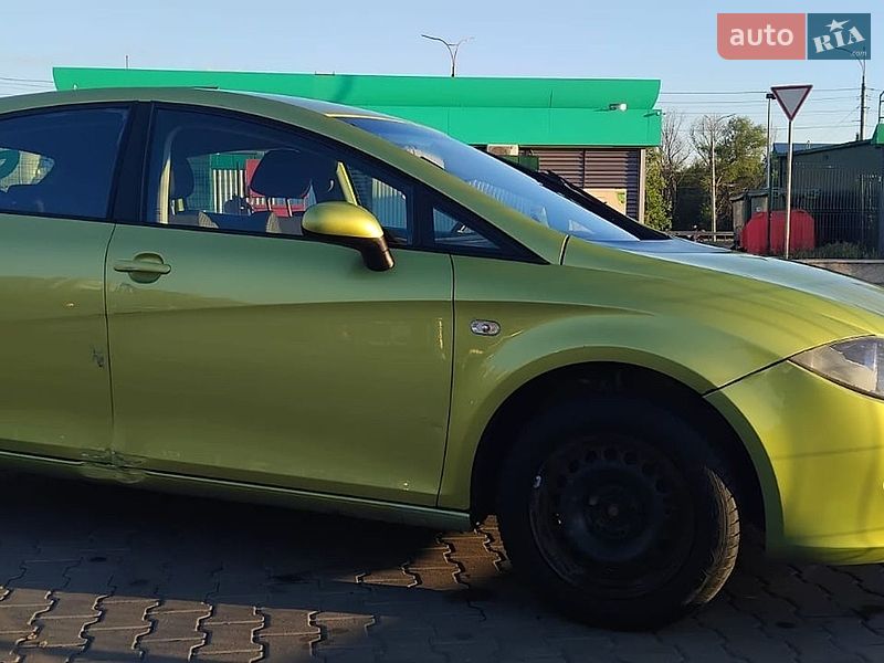 Хэтчбек SEAT Leon 2008 в Киеве