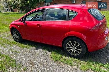 Хэтчбек SEAT Leon 2006 в Гадяче