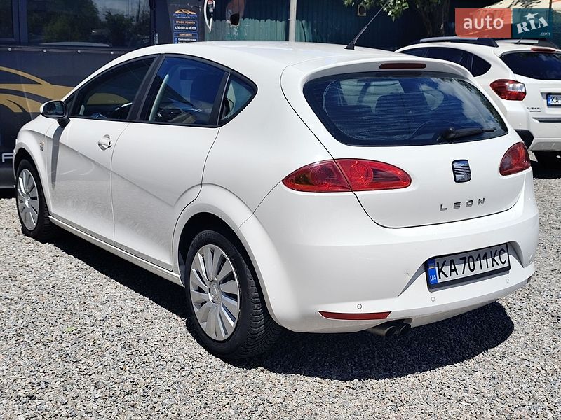 Хетчбек SEAT Leon 2008 в Києві