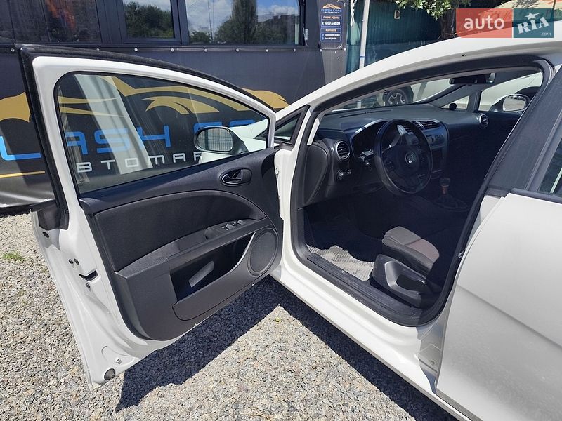 Хетчбек SEAT Leon 2008 в Києві