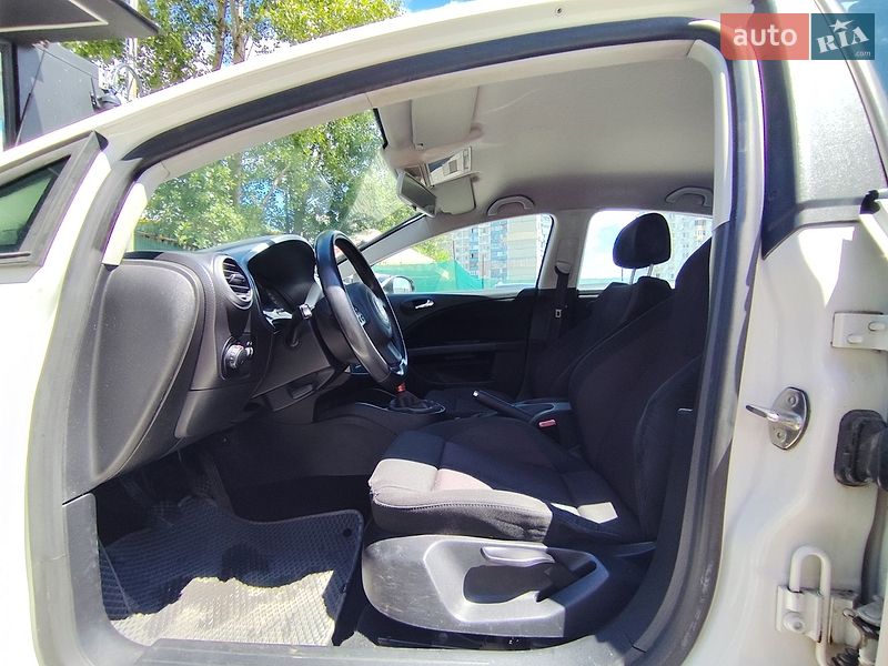 Хетчбек SEAT Leon 2008 в Києві
