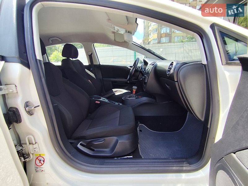 Хетчбек SEAT Leon 2008 в Києві