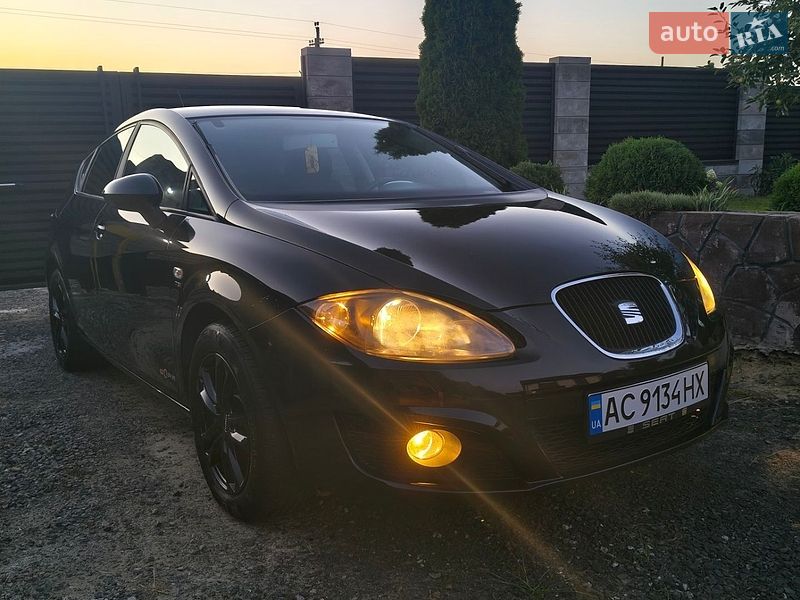 Хетчбек SEAT Leon 2011 в Луцьку