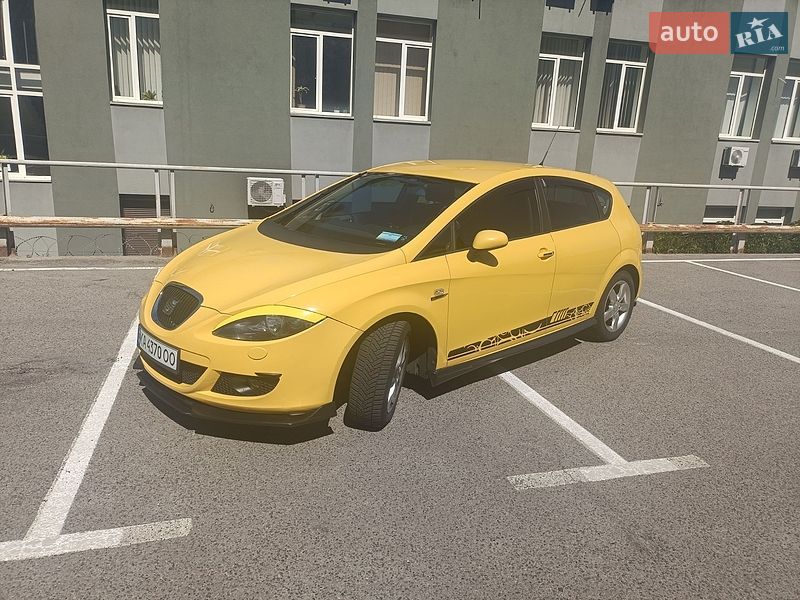 Хэтчбек SEAT Leon 2008 в Киеве
