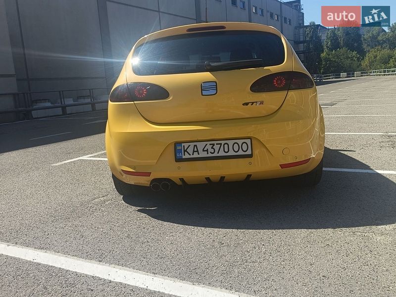 Хэтчбек SEAT Leon 2008 в Киеве