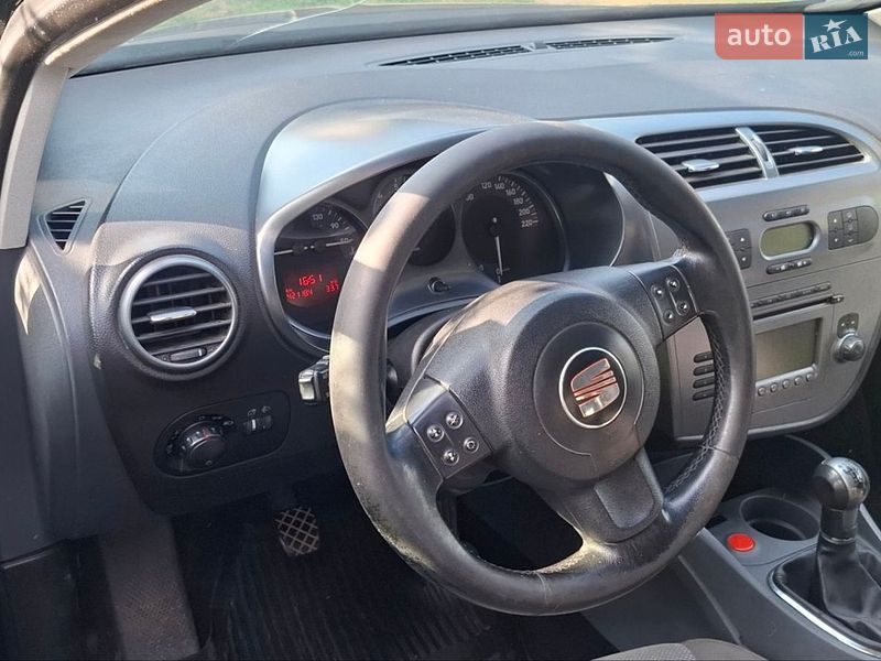 Хэтчбек SEAT Leon 2006 в Стрые
