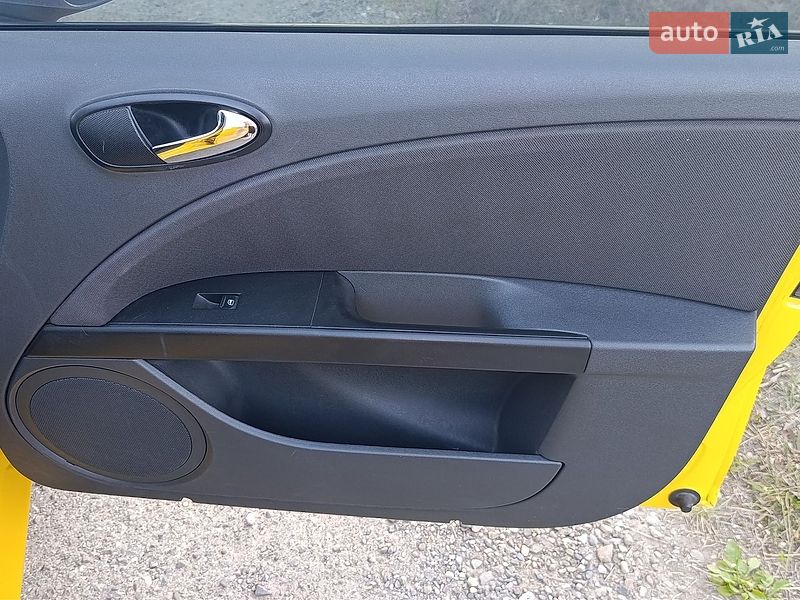 Хэтчбек SEAT Leon 2006 в Коломые