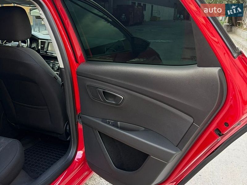 Хэтчбек SEAT Leon 2016 в Киеве