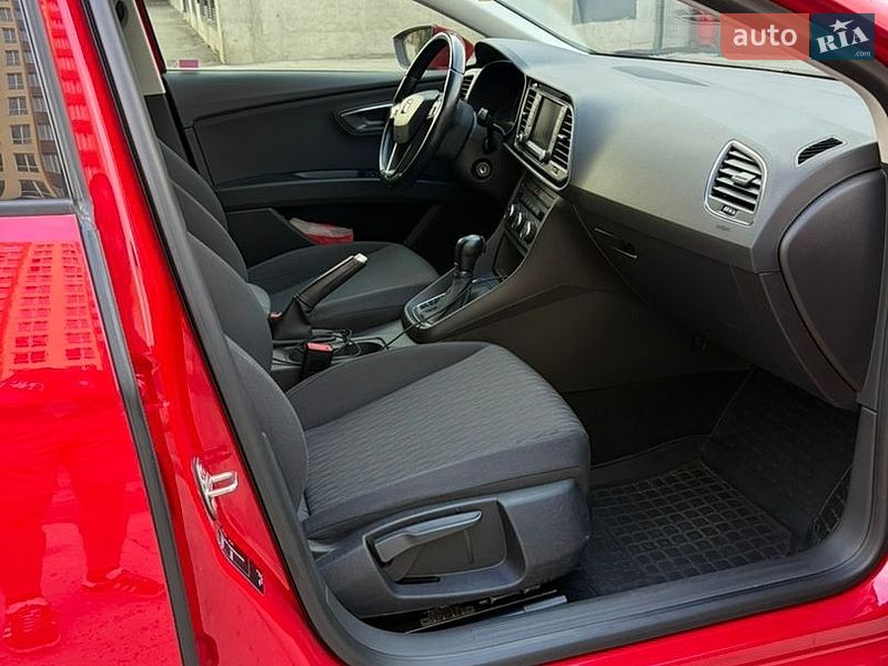 Хэтчбек SEAT Leon 2016 в Киеве