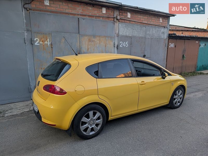 Хетчбек SEAT Leon 2008 в Києві