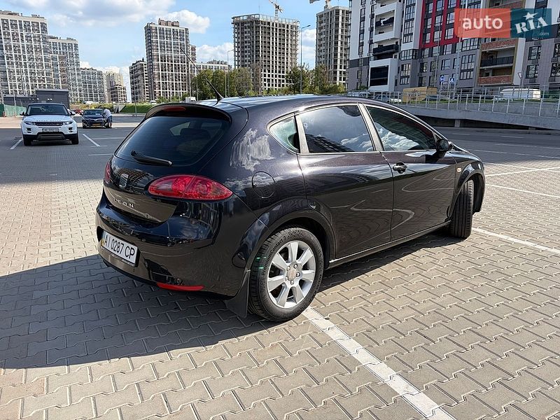 Хэтчбек SEAT Leon 2008 в Киеве