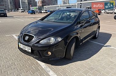 Хэтчбек SEAT Leon 2008 в Киеве