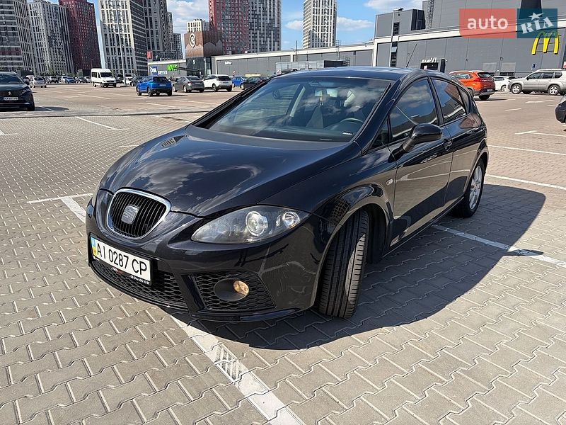 Хэтчбек SEAT Leon 2008 в Киеве