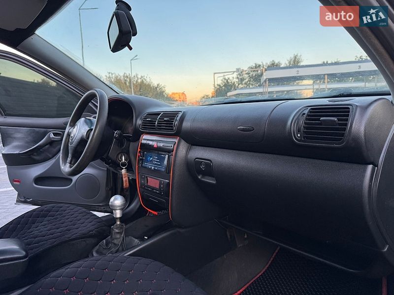 Хетчбек SEAT Leon 2000 в Кам'янець-Подільському
